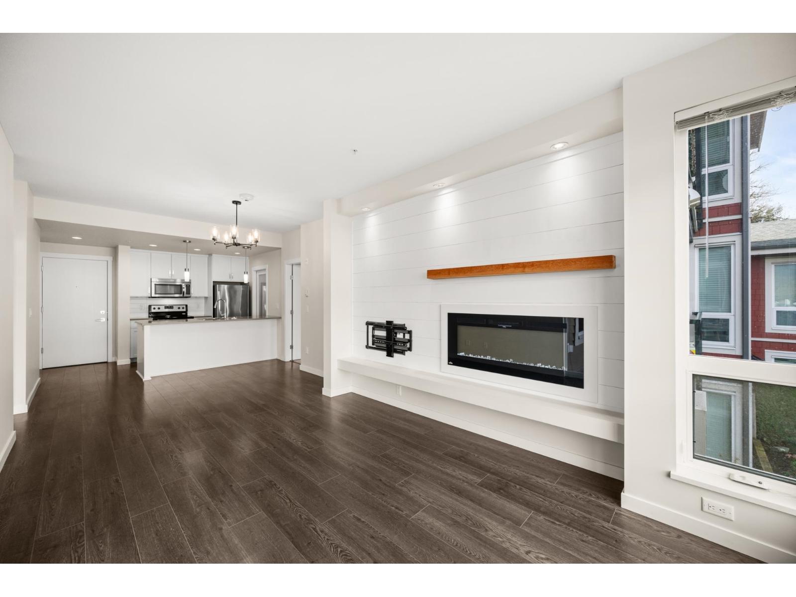 Photo 8 of 210 2242 Whatcom Road, Abbotsford BC