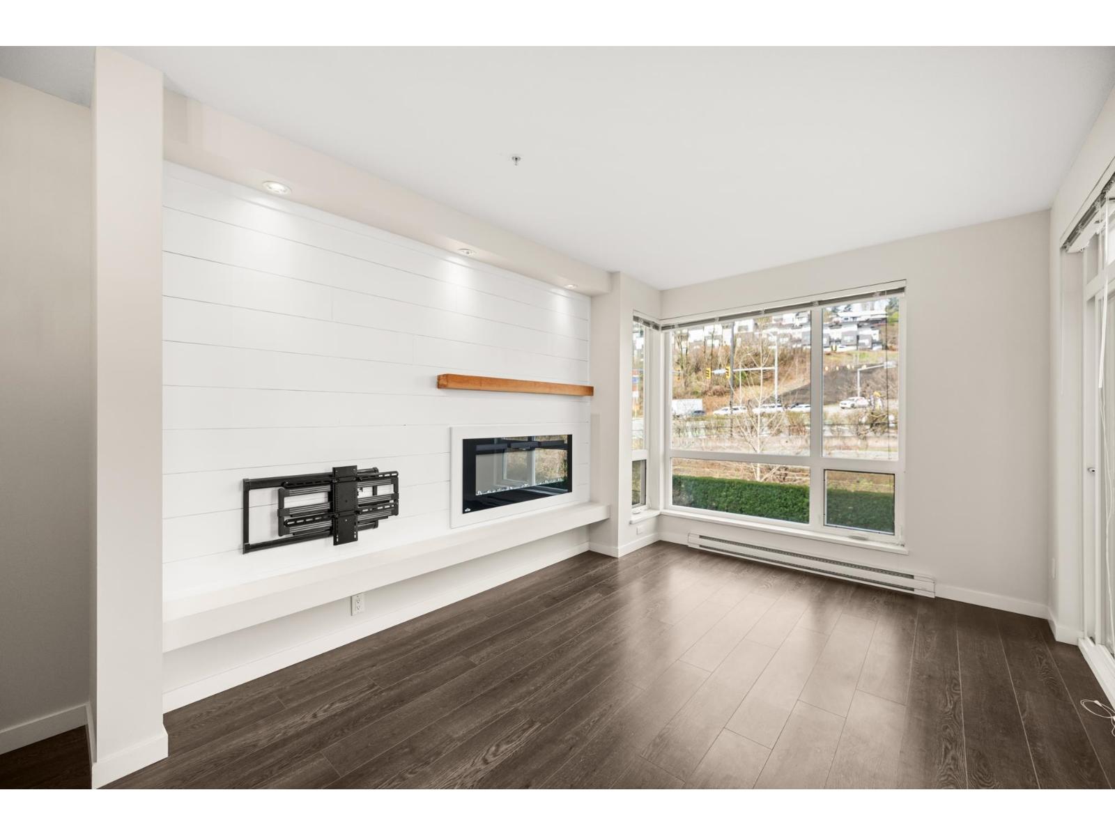 Photo 7 of 210 2242 Whatcom Road, Abbotsford BC