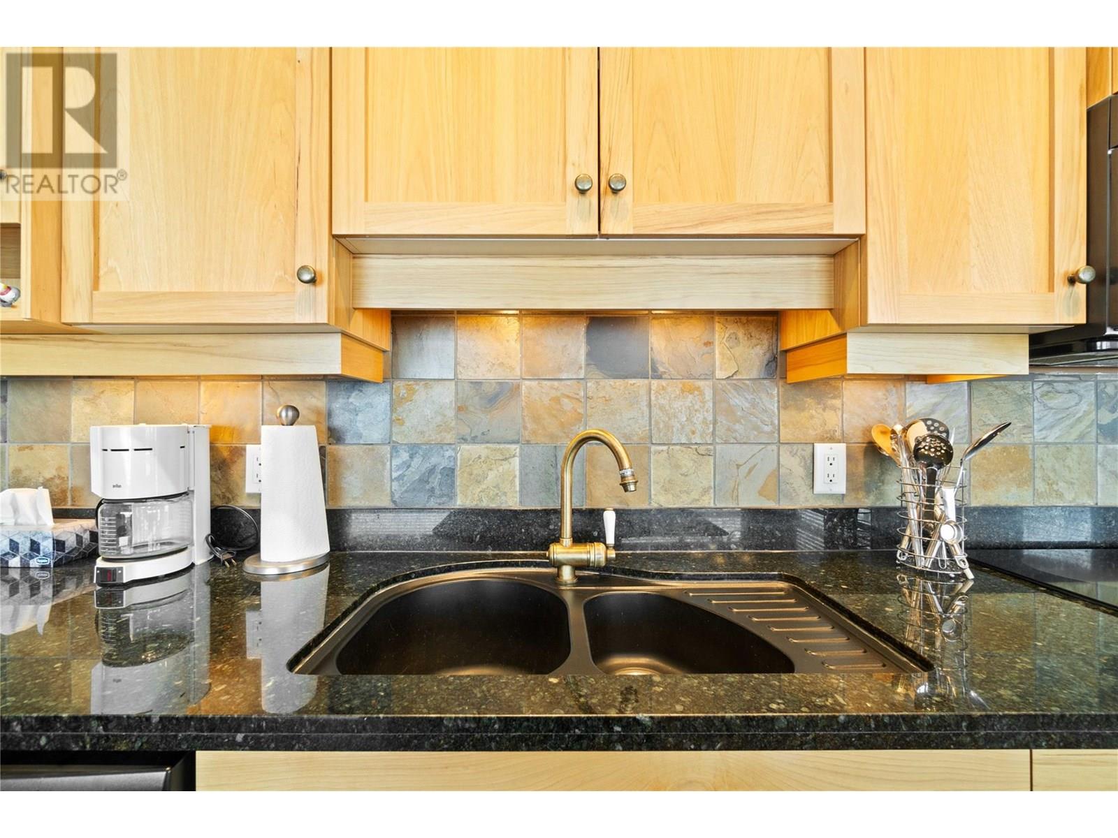 315 Whitehorse Lane Unit# 303, Big White