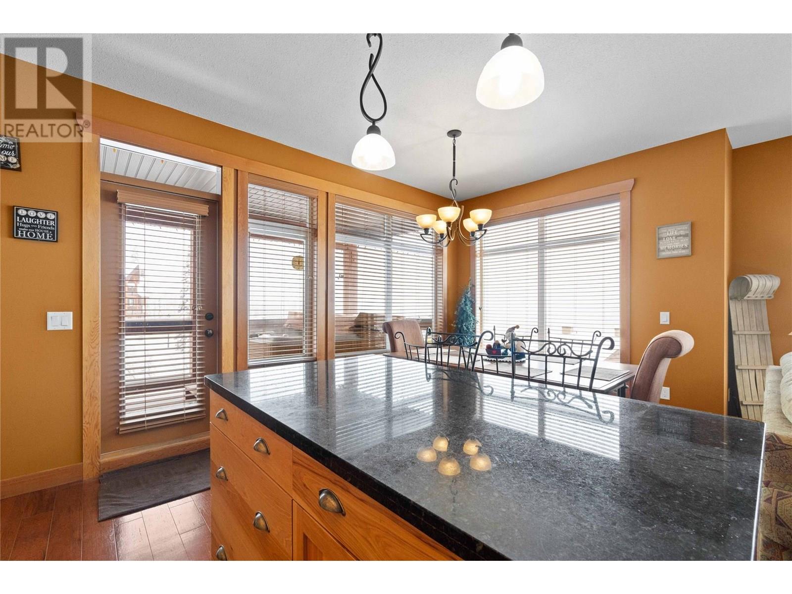 315 Whitehorse Lane Unit# 303, Big White