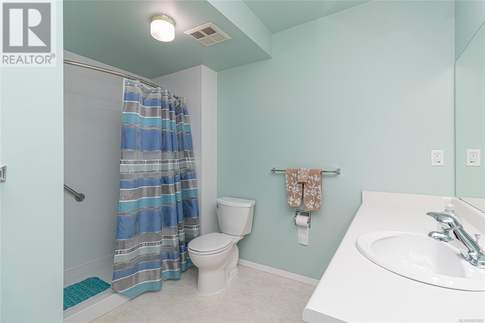 Photo 17 of 202 254 First St, Duncan BC