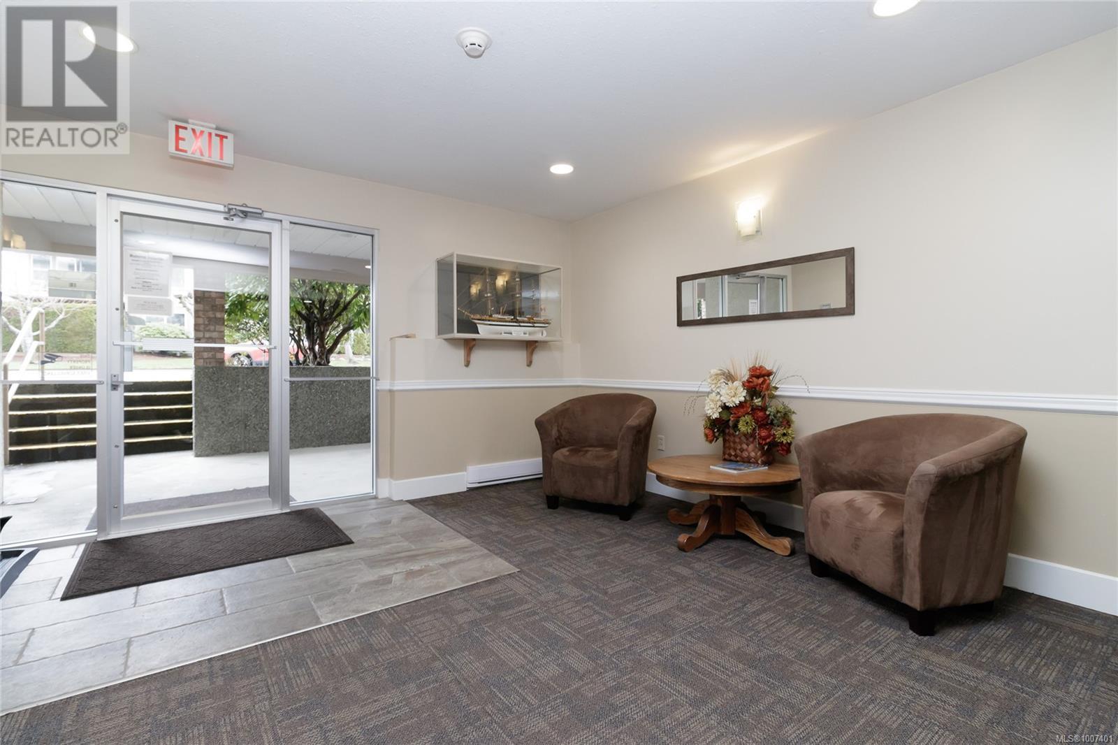 Photo 31 of 202 254 First St, Duncan BC