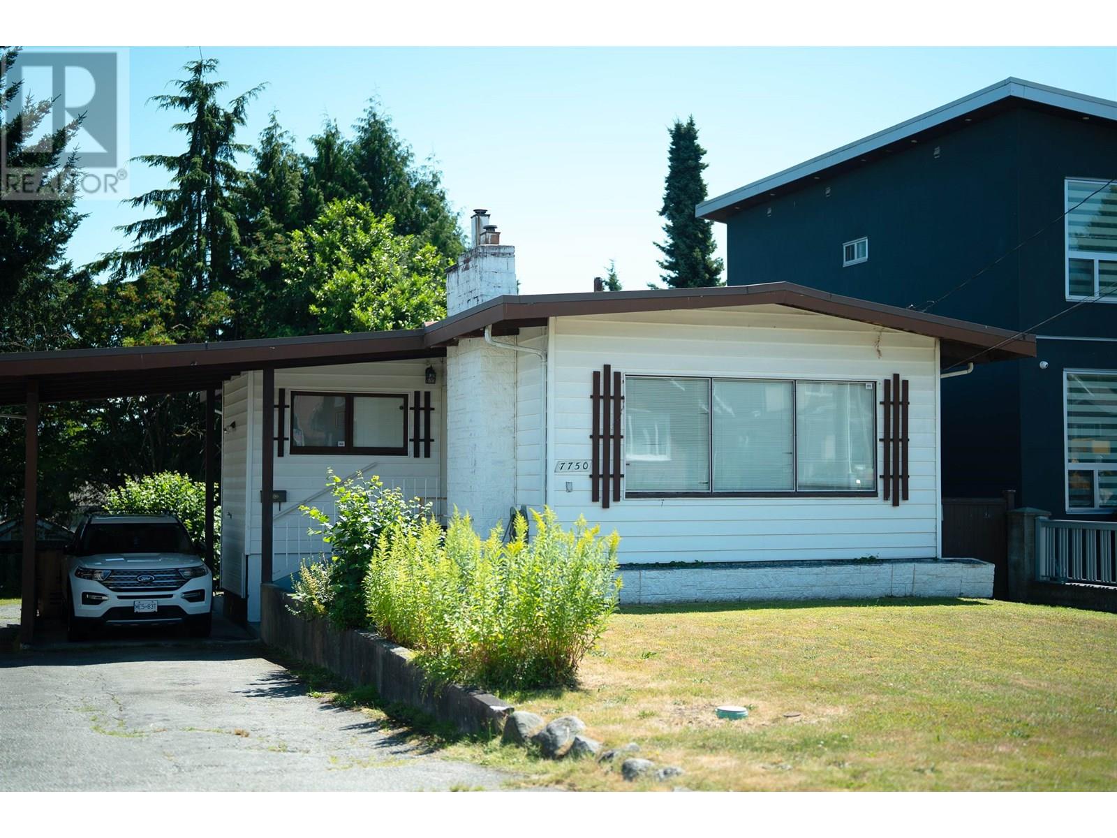 Photo 2 of 7750 15th Avenue, Burnaby BC