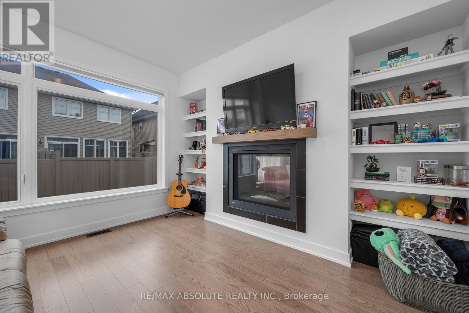Photo 39 of 207 Osterley Way, Ottawa ON
