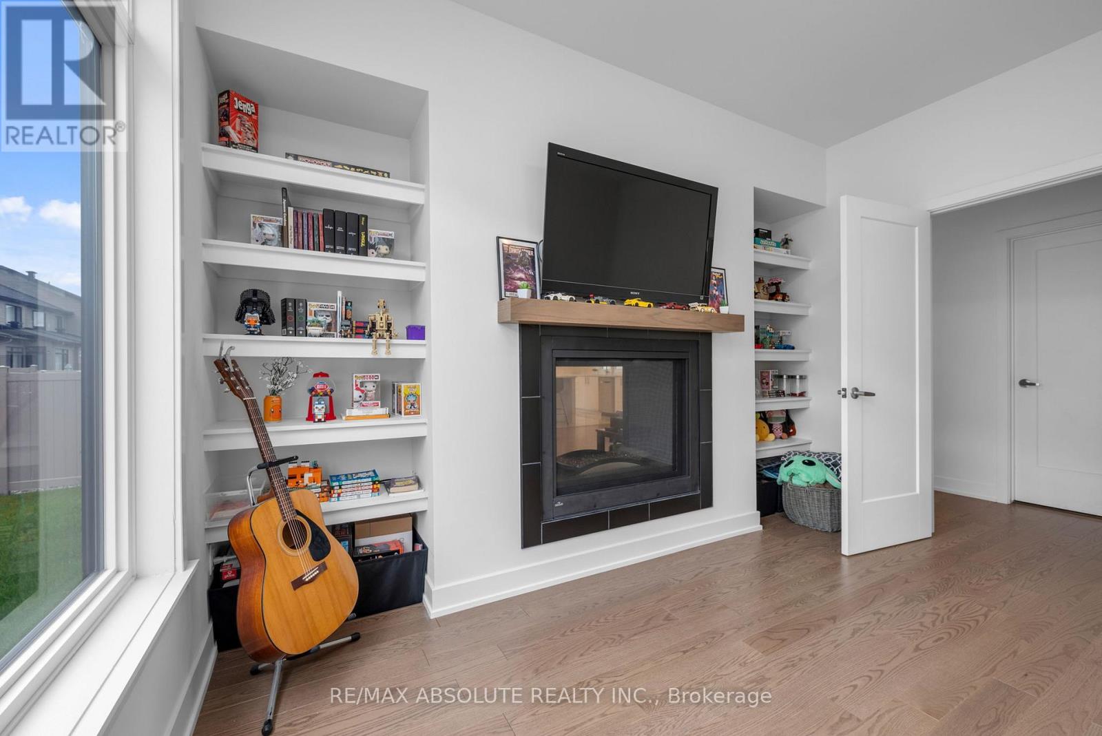 Photo 21 of 207 Osterley Way, Ottawa ON