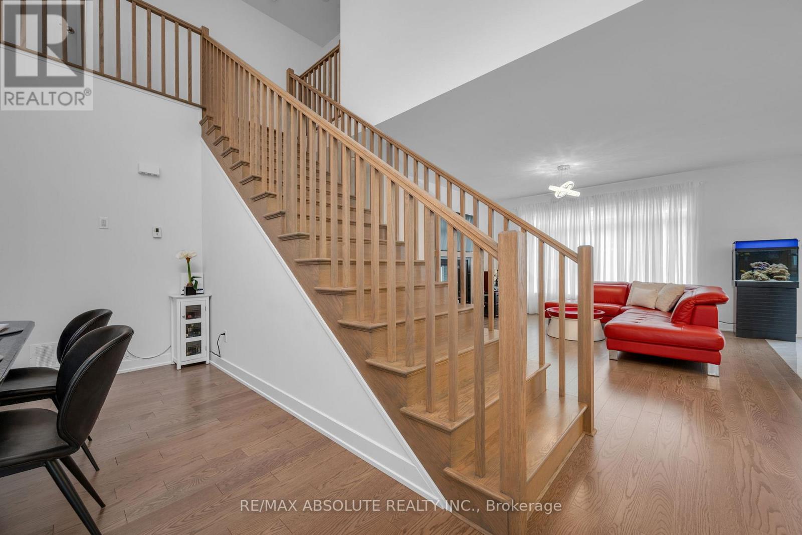 Photo 7 of 207 Osterley Way, Ottawa ON