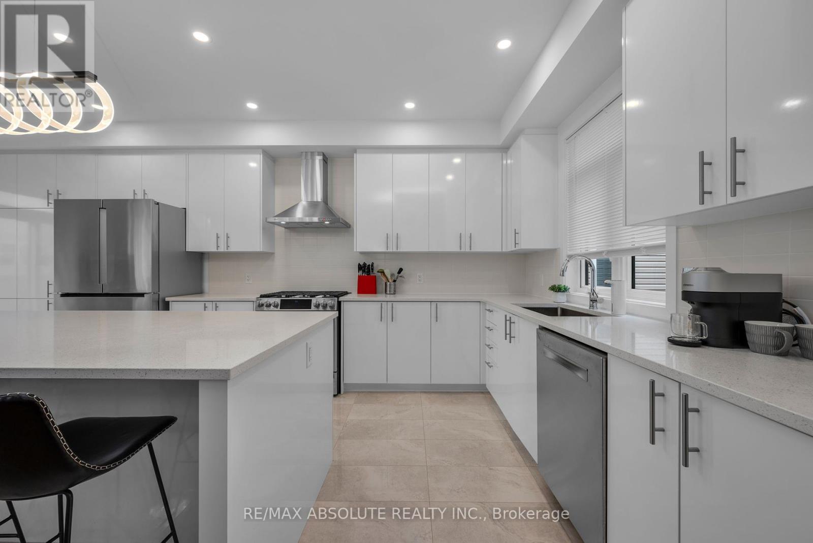 Photo 24 of 207 Osterley Way, Ottawa ON