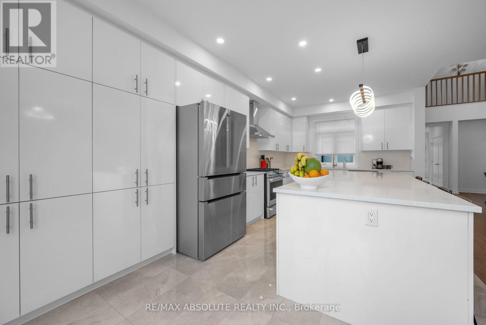 Photo 18 of 207 Osterley Way, Ottawa ON