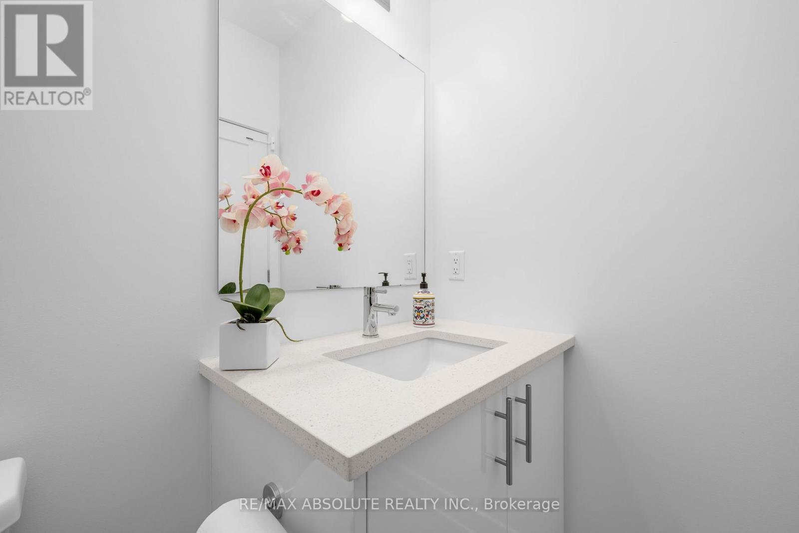 Photo 22 of 207 Osterley Way, Ottawa ON
