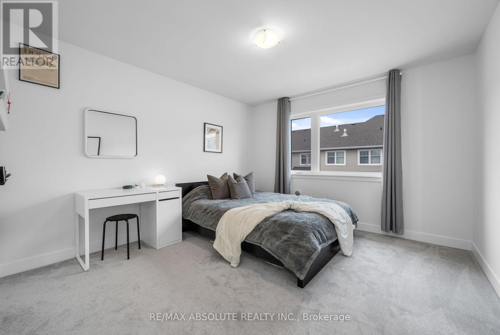 Photo 34 of 207 Osterley Way, Ottawa ON
