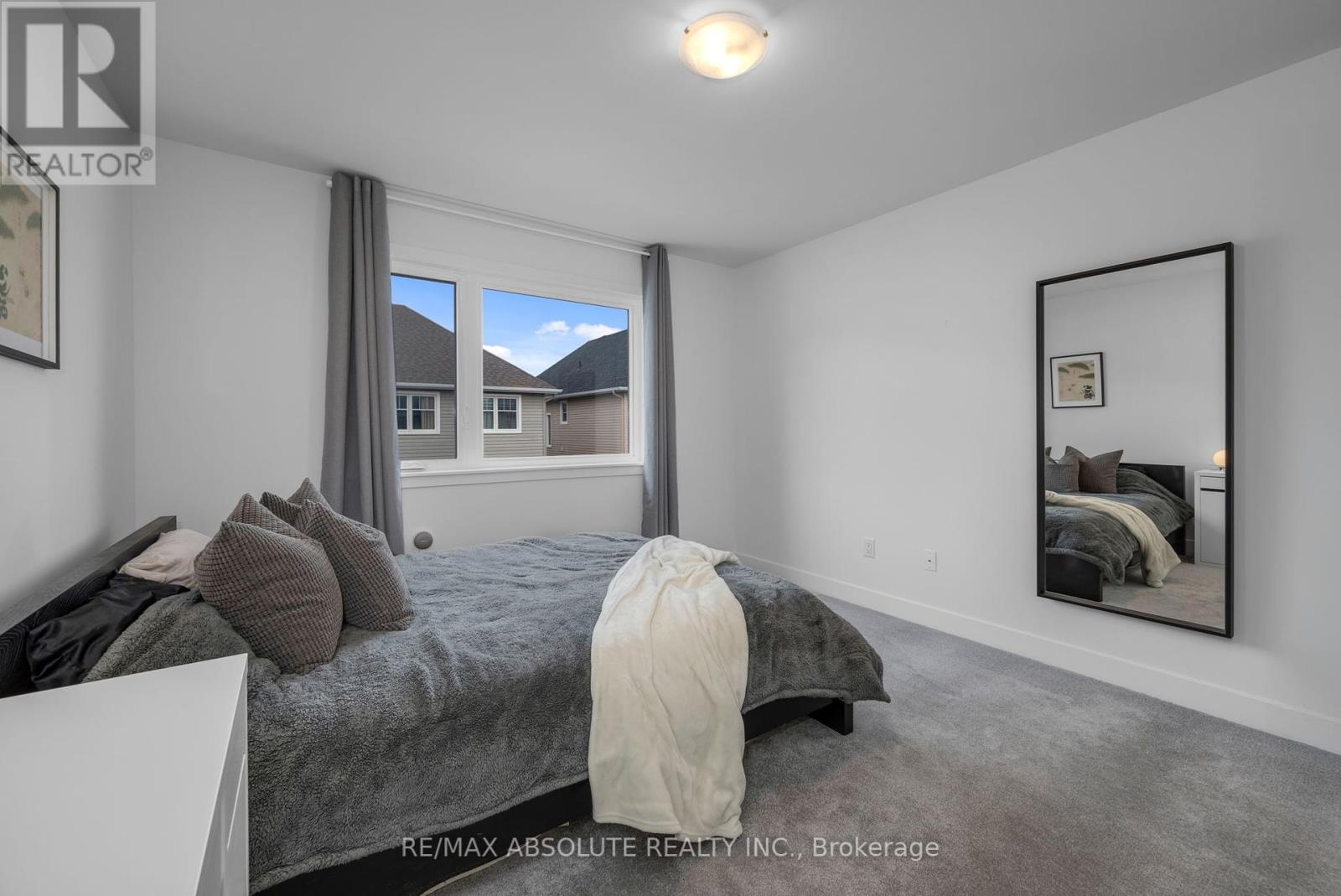 Photo 42 of 207 Osterley Way, Ottawa ON