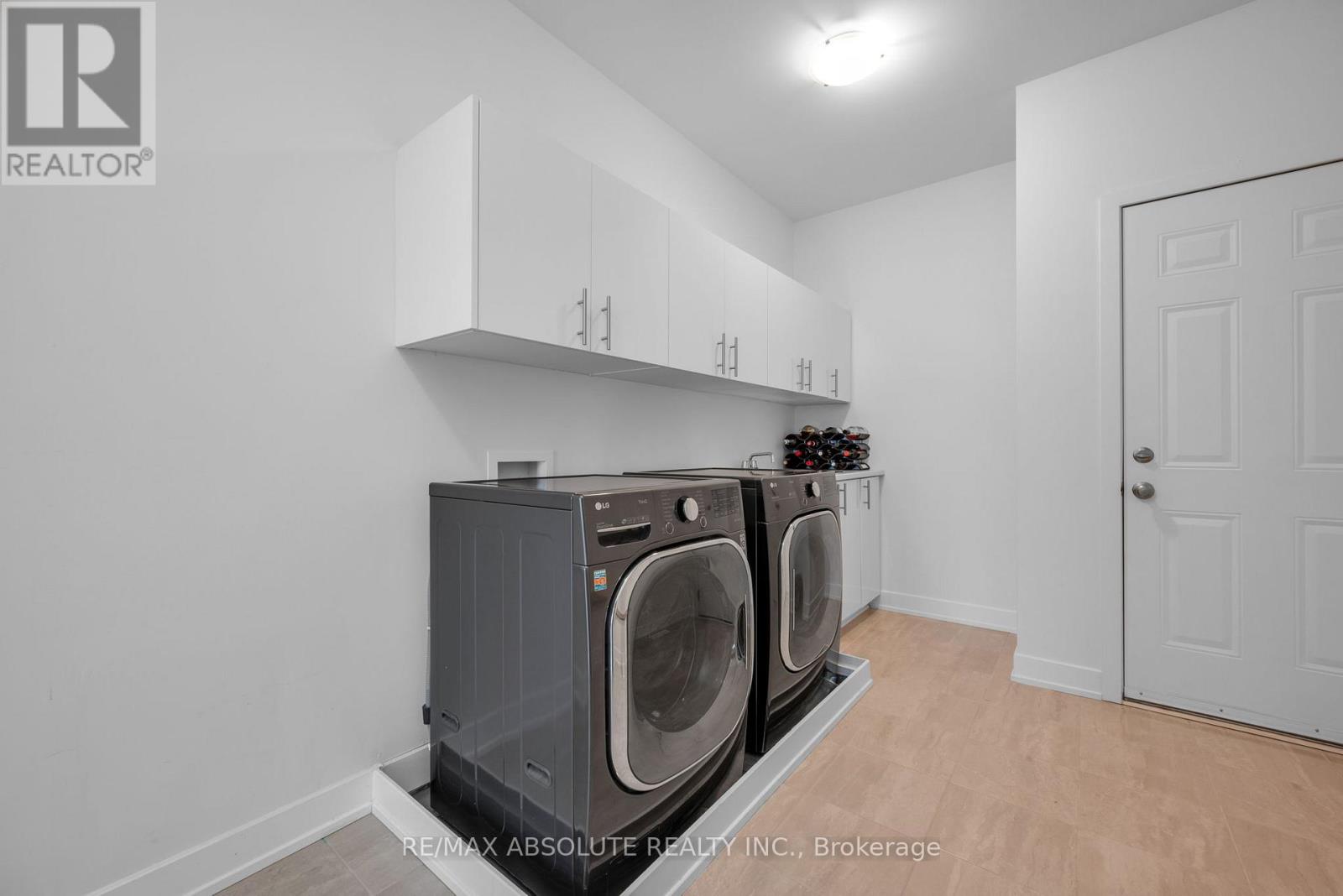 Photo 49 of 207 Osterley Way, Ottawa ON