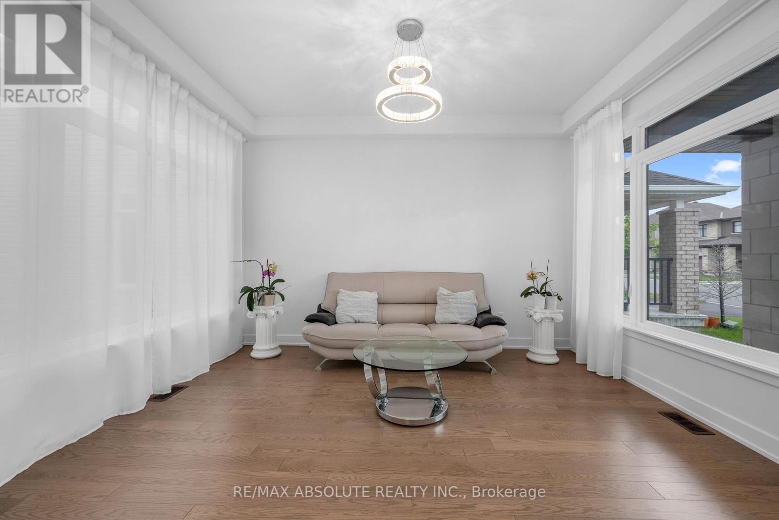 Photo 25 of 207 Osterley Way, Ottawa ON