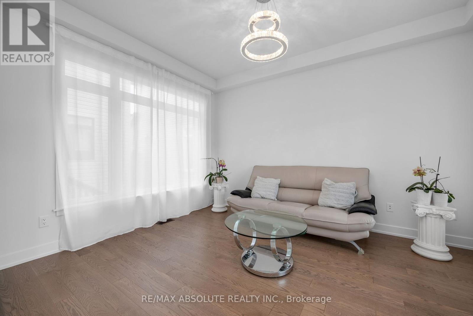 Photo 46 of 207 Osterley Way, Ottawa ON