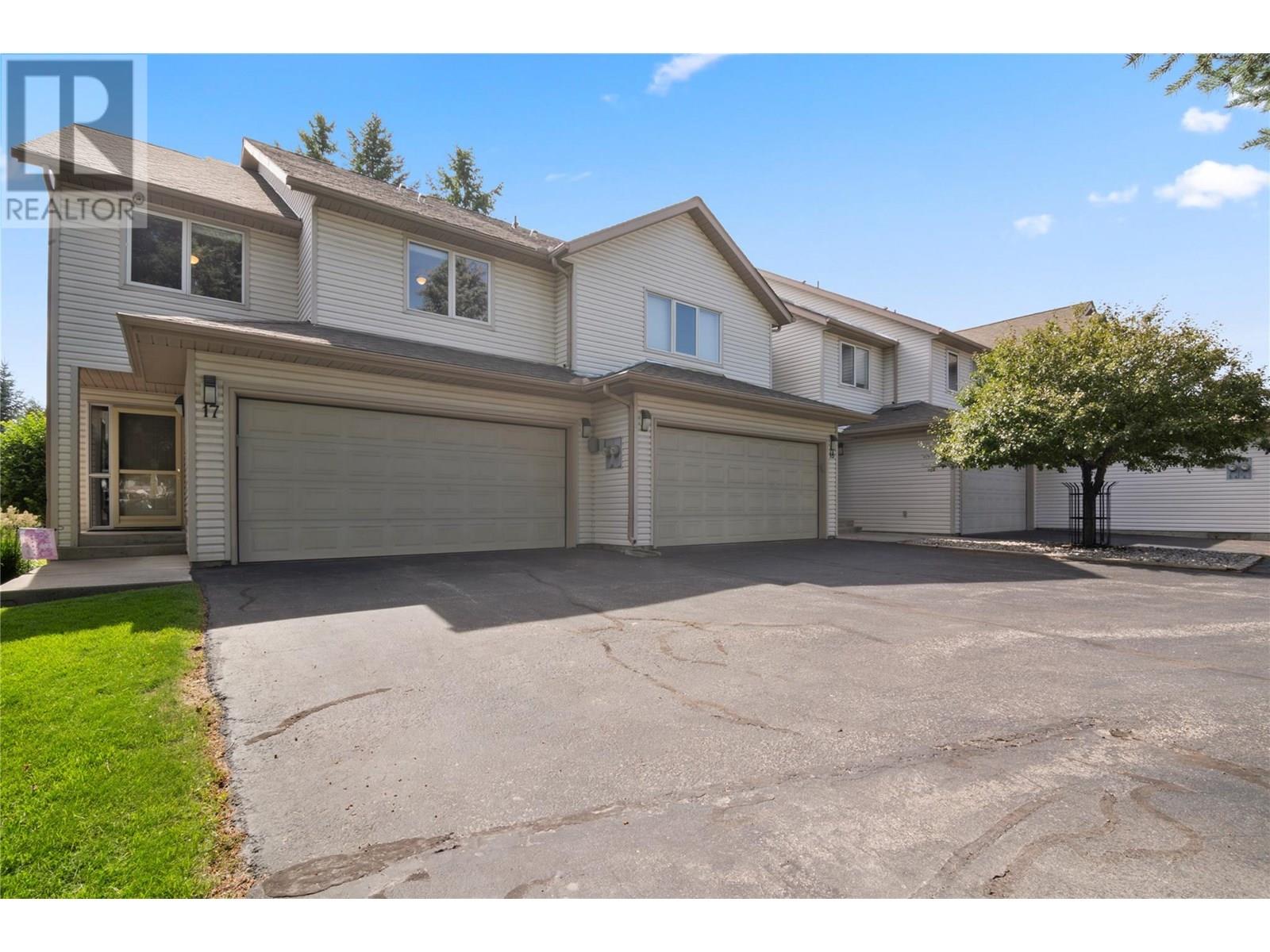 Photo 4 of 7525 Columbia Avenue Unit 17, Radium Hot Springs BC