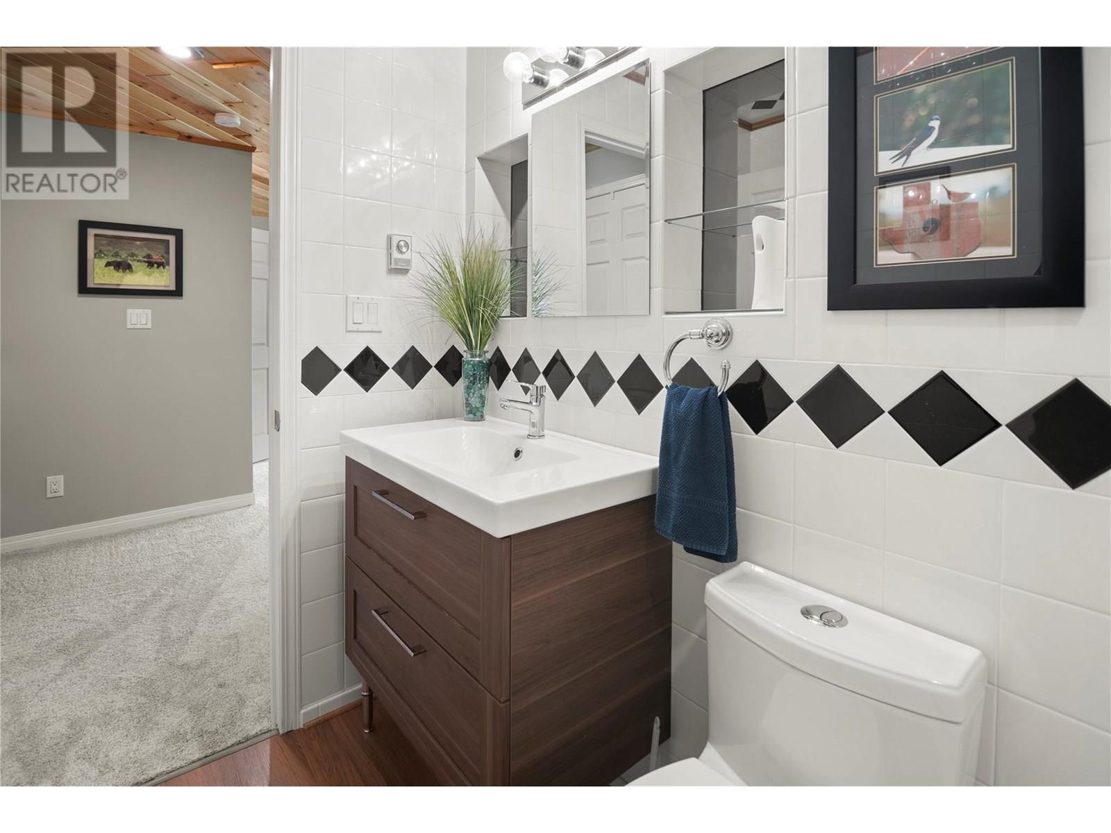 Photo 33 of 7525 Columbia Avenue Unit 17, Radium Hot Springs BC