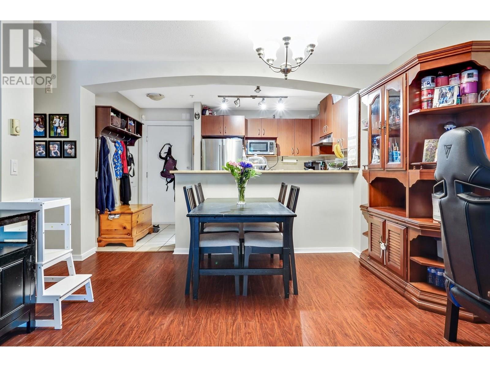 Photo 9 of 114 9283 Government Street, Burnaby BC