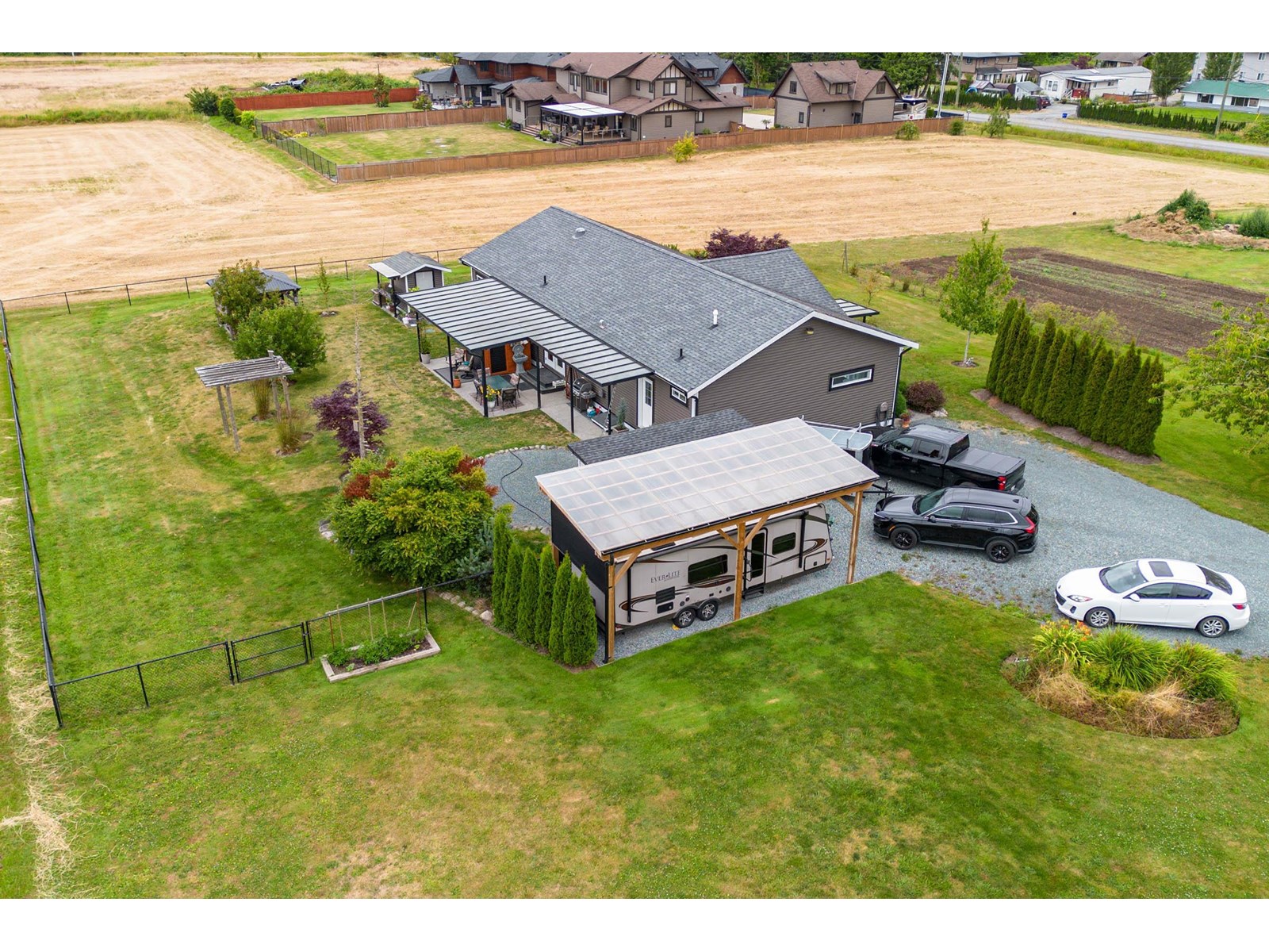 Photo 5 of 21370 24 Avenue, Langley BC