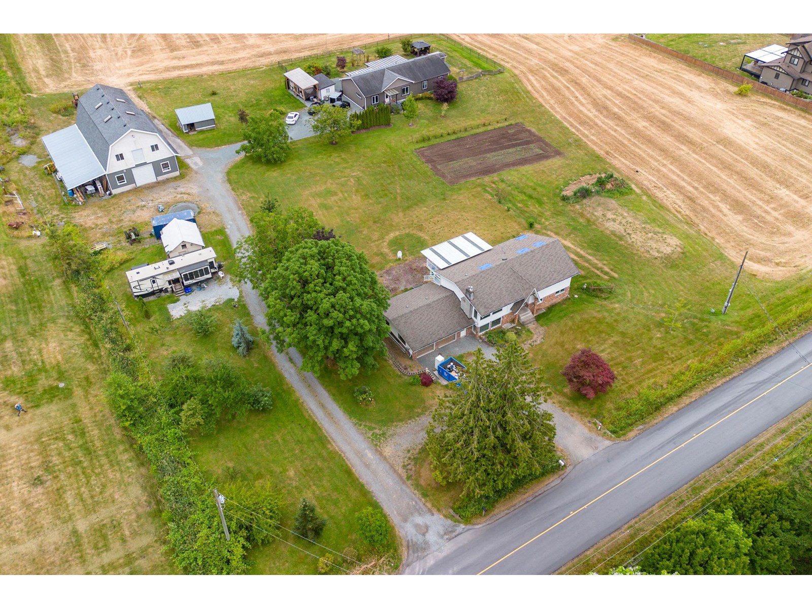 Photo 4 of 21370 24 Avenue, Langley BC