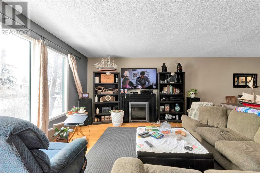 Multi-family House Bungalow for Sale in  &  Huntertown Crescent NW Huntington Hills Calgary 
