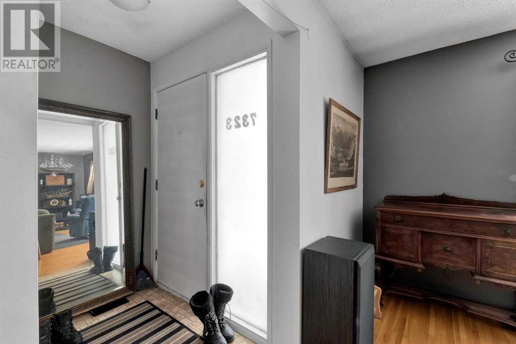 Multi-family House Bungalow for Sale in  &  Huntertown Crescent NW Huntington Hills Calgary 