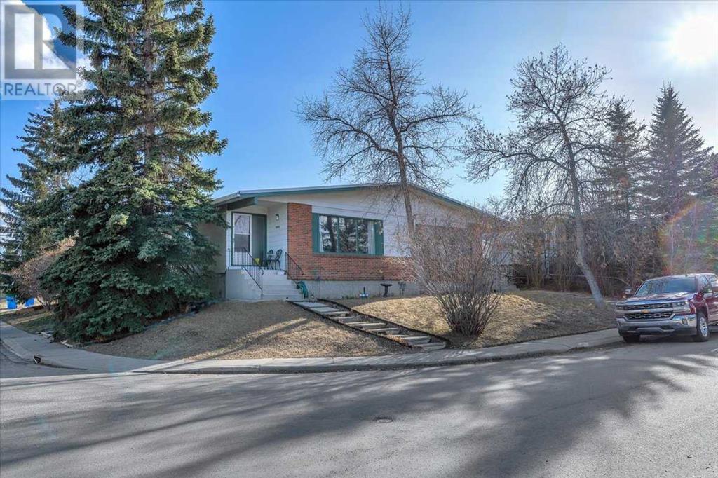 Multi-family House Bungalow for Sale in  &  Huntertown Crescent NW Huntington Hills Calgary 