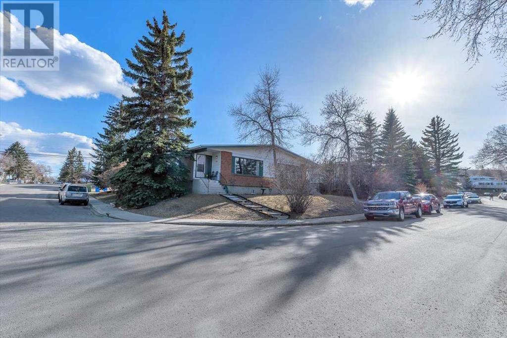 Multi-family House Bungalow for Sale in  &  Huntertown Crescent NW Huntington Hills Calgary 