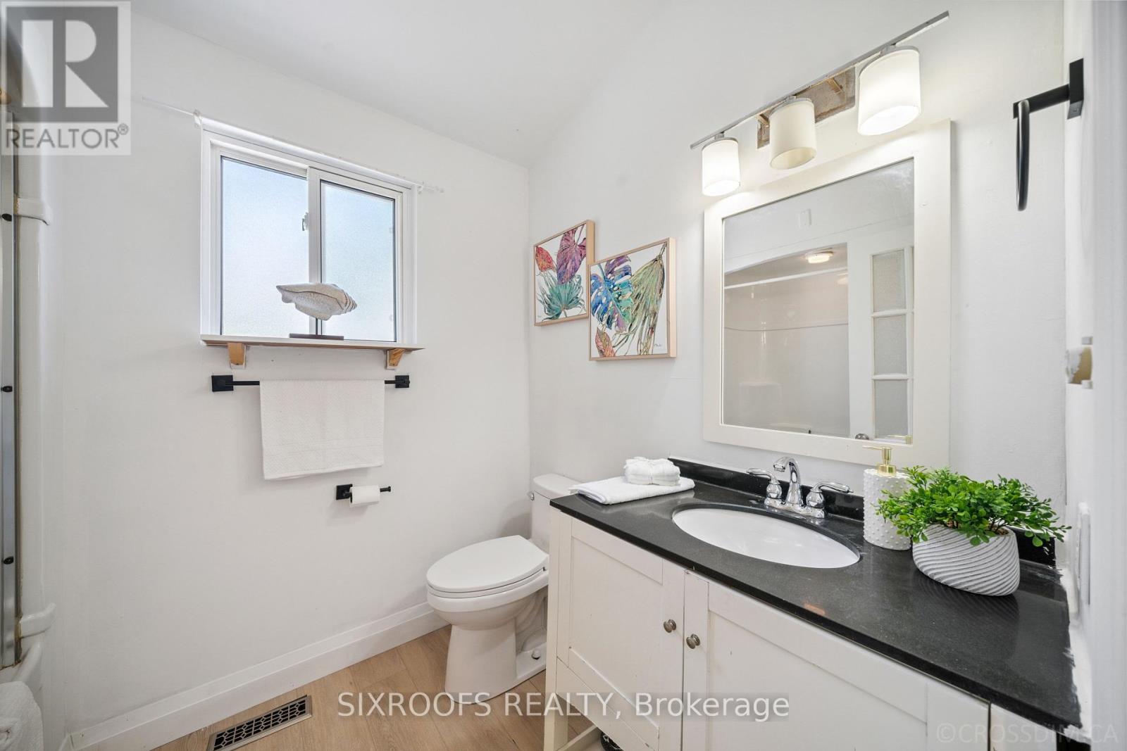 Photo 6 of 159 Bayview Avenue, Georgina ON