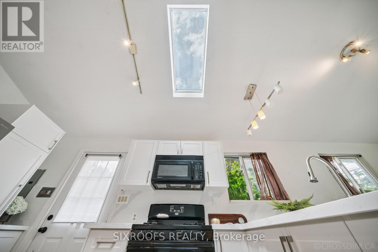 Photo 18 of 159 Bayview Avenue, Georgina ON