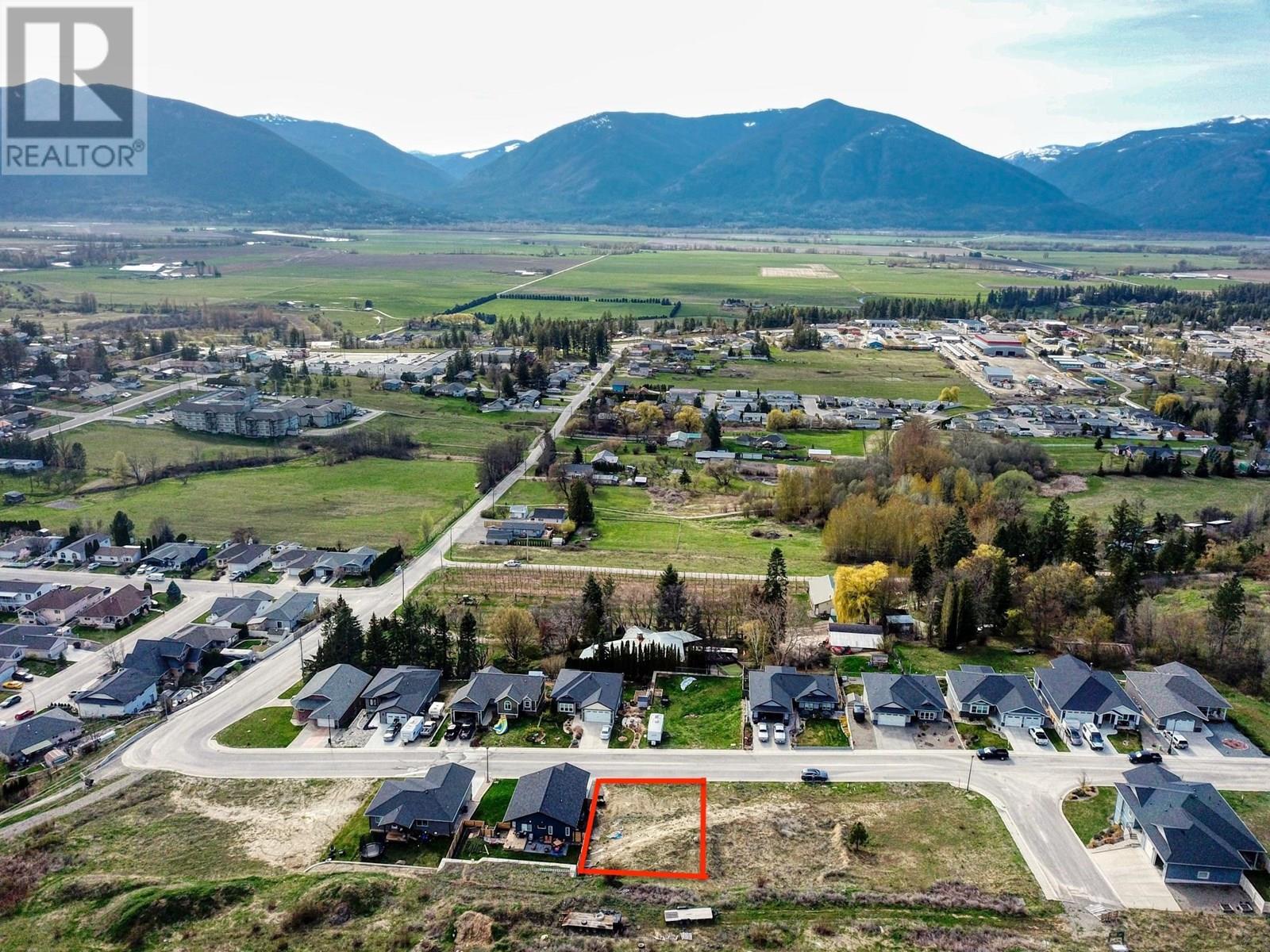 Photo 1 of 1126 12 Th Avenue N, Creston BC
