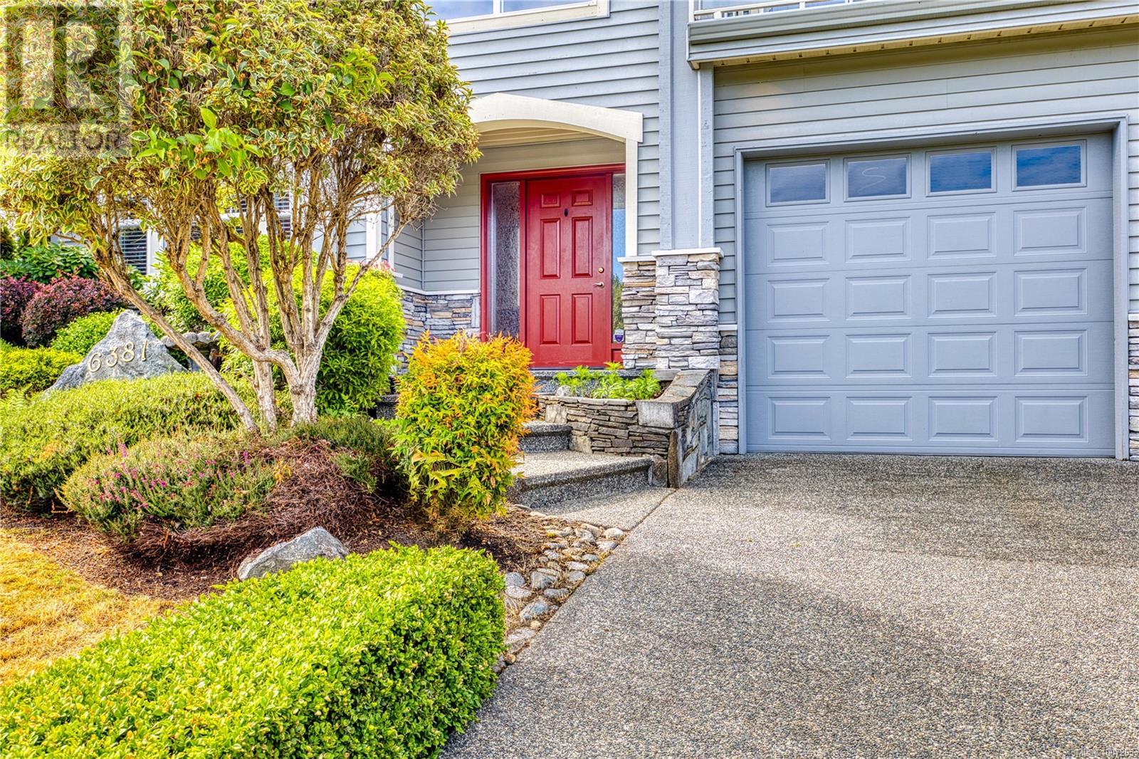 Photo 7 of 6381 Icarus Dr, Nanaimo BC
