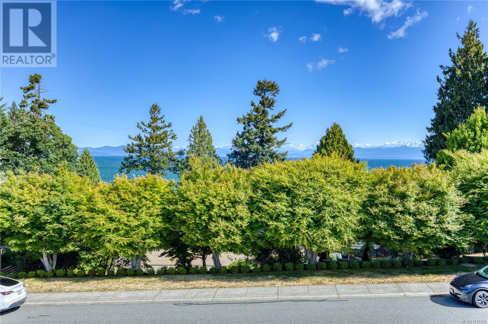 Photo 40 of 6381 Icarus Dr, Nanaimo BC