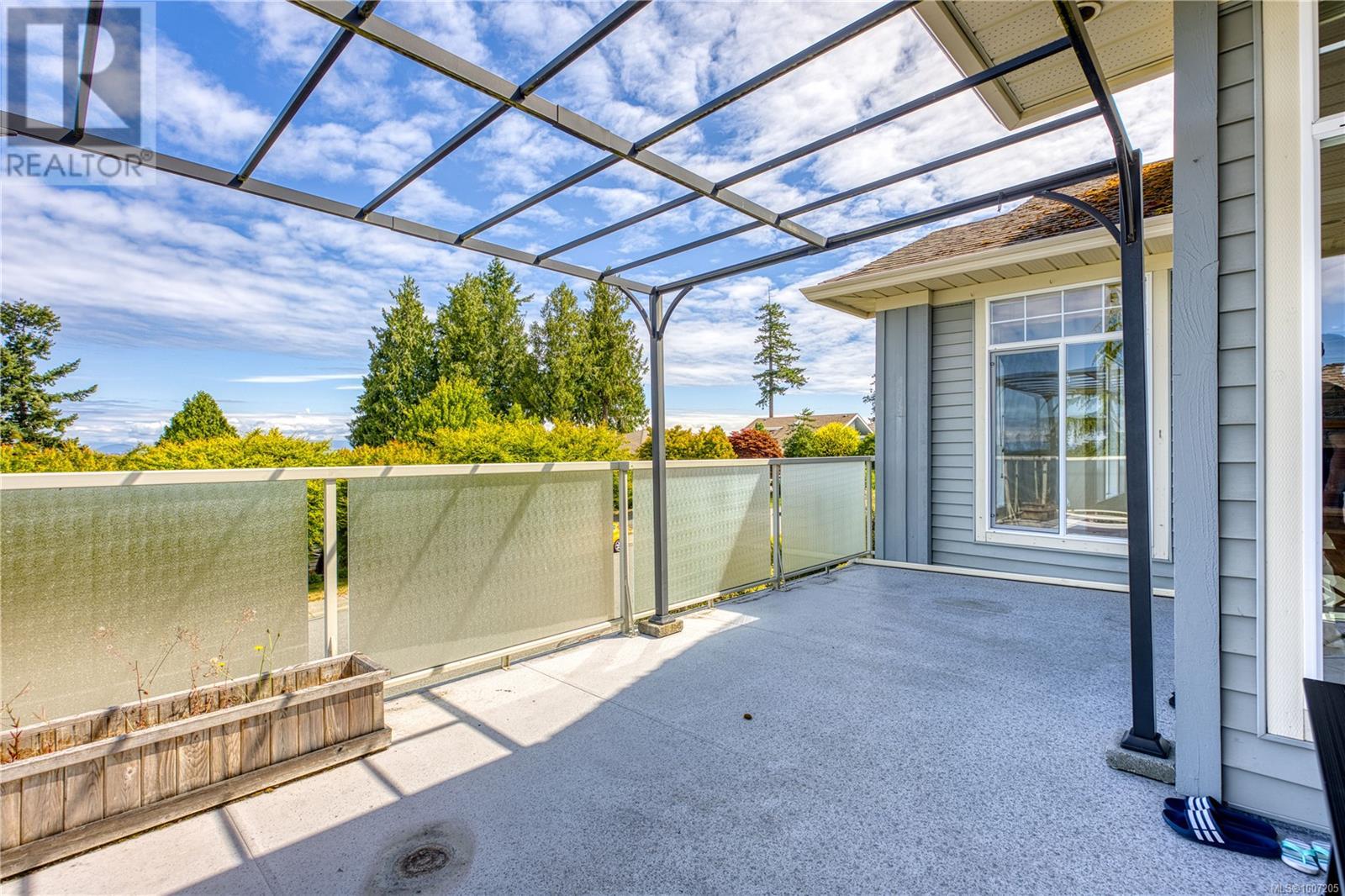 Photo 41 of 6381 Icarus Dr, Nanaimo BC