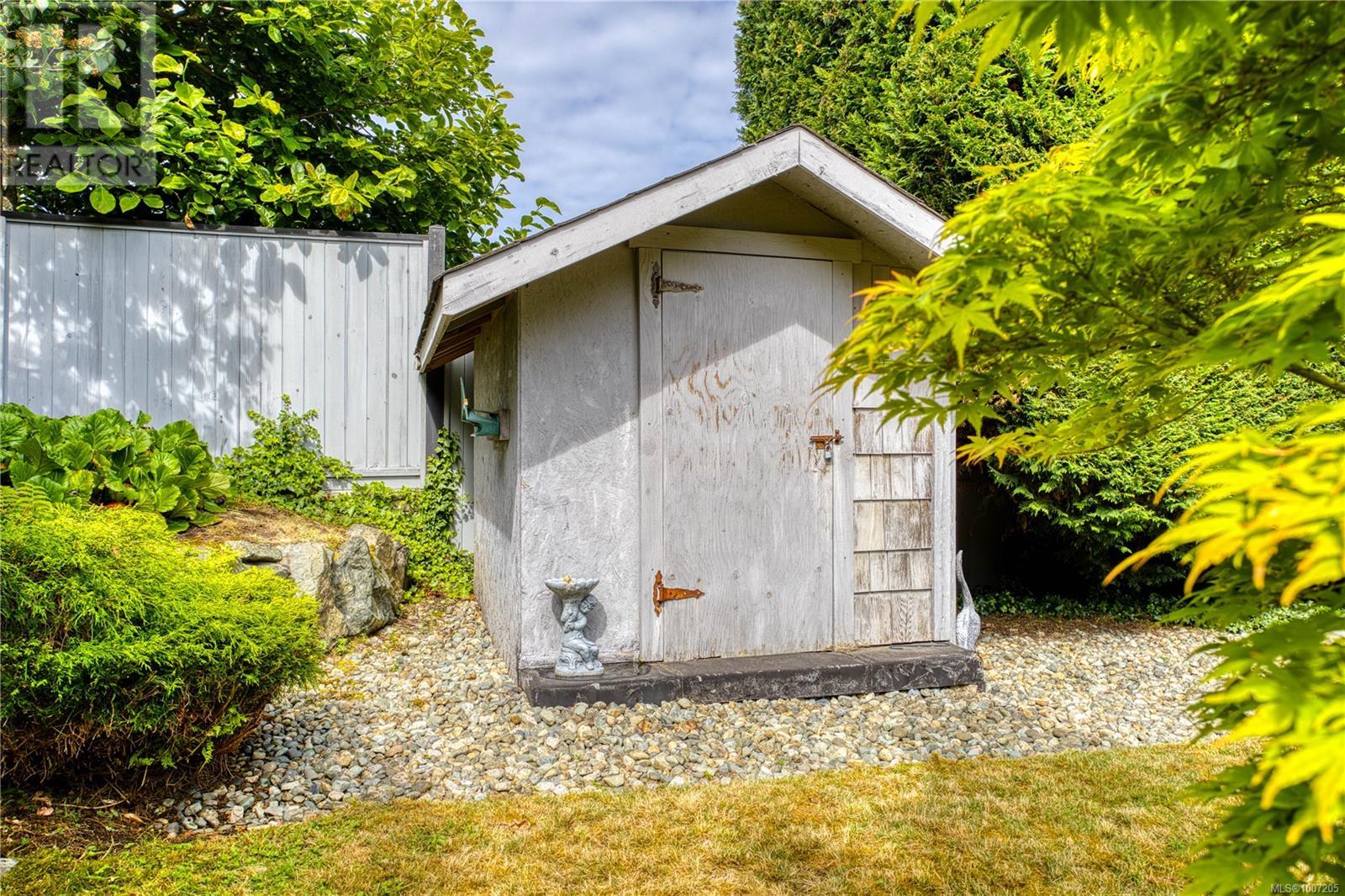 Photo 65 of 6381 Icarus Dr, Nanaimo BC