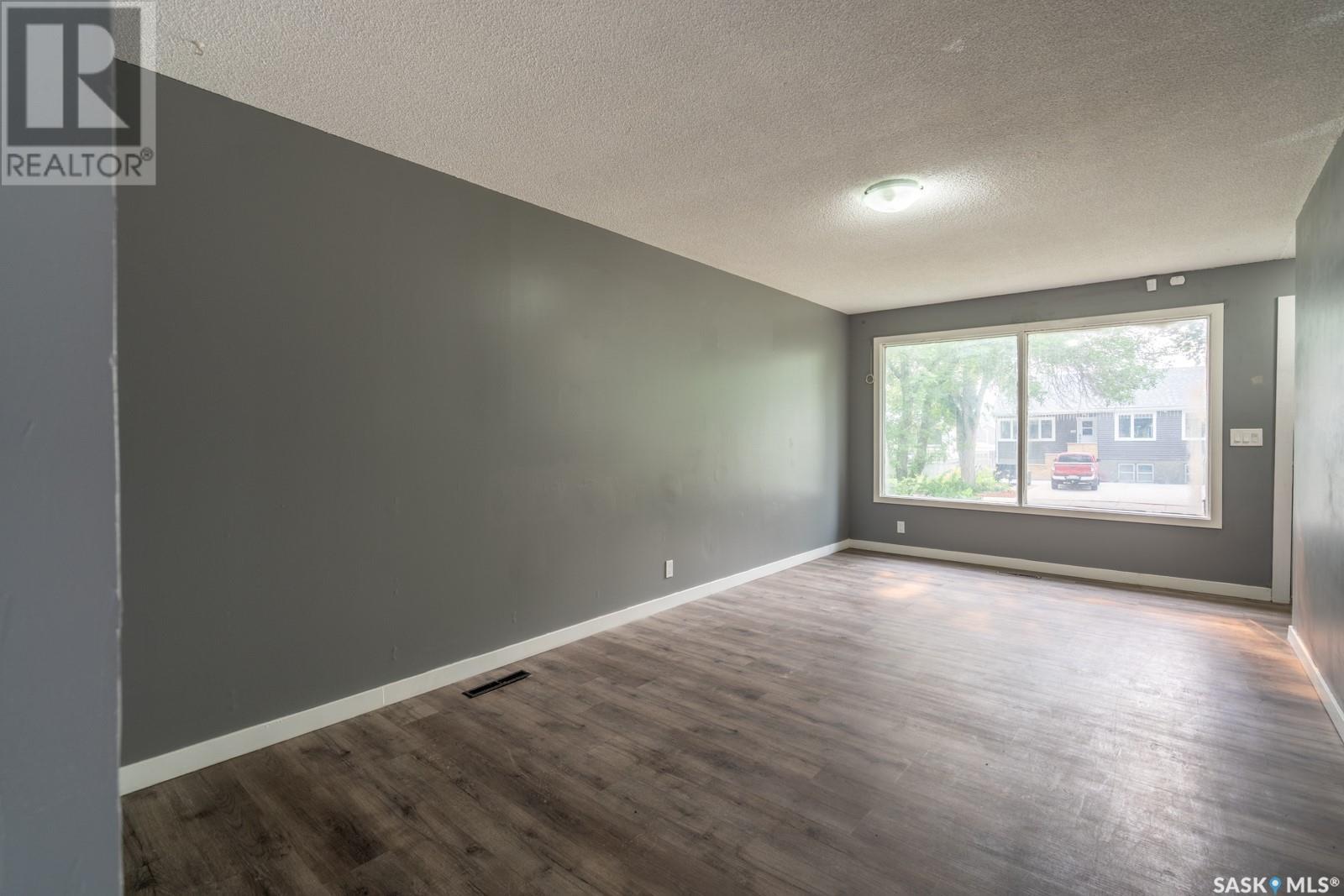 Photo 9 of 717 Montague Street, Regina SK