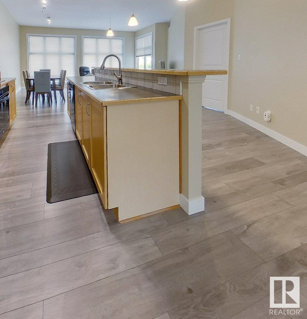 Photo 6 of 408 10147 112 St Nw, Edmonton AB