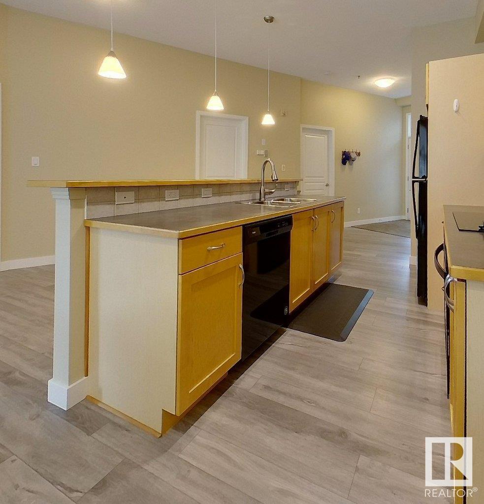 Photo 8 of 408 10147 112 St Nw, Edmonton AB
