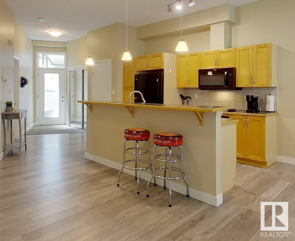 Photo 9 of 408 10147 112 St Nw, Edmonton AB