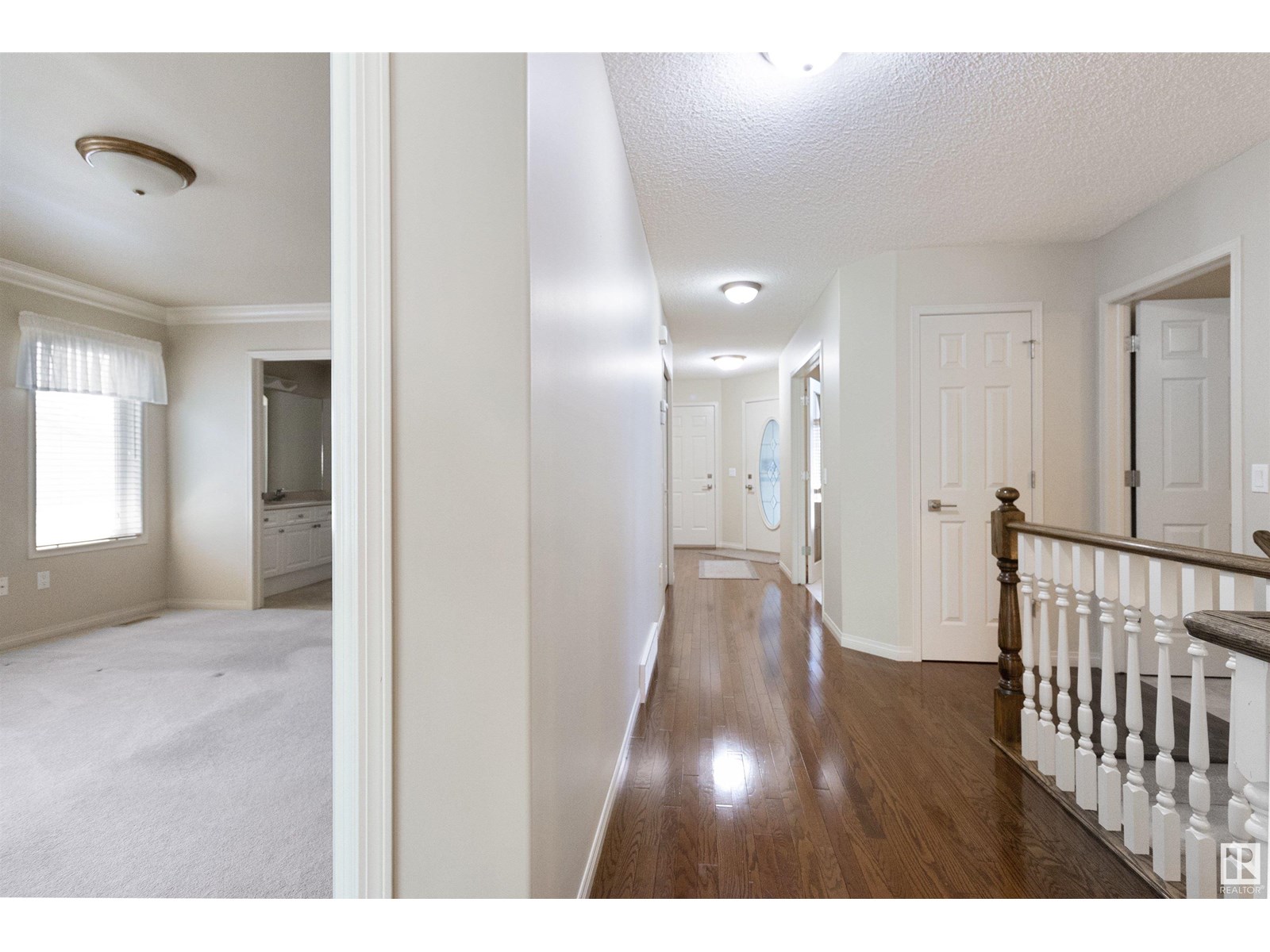 Photo 9 of 7 10848 8 Av Sw, Edmonton AB