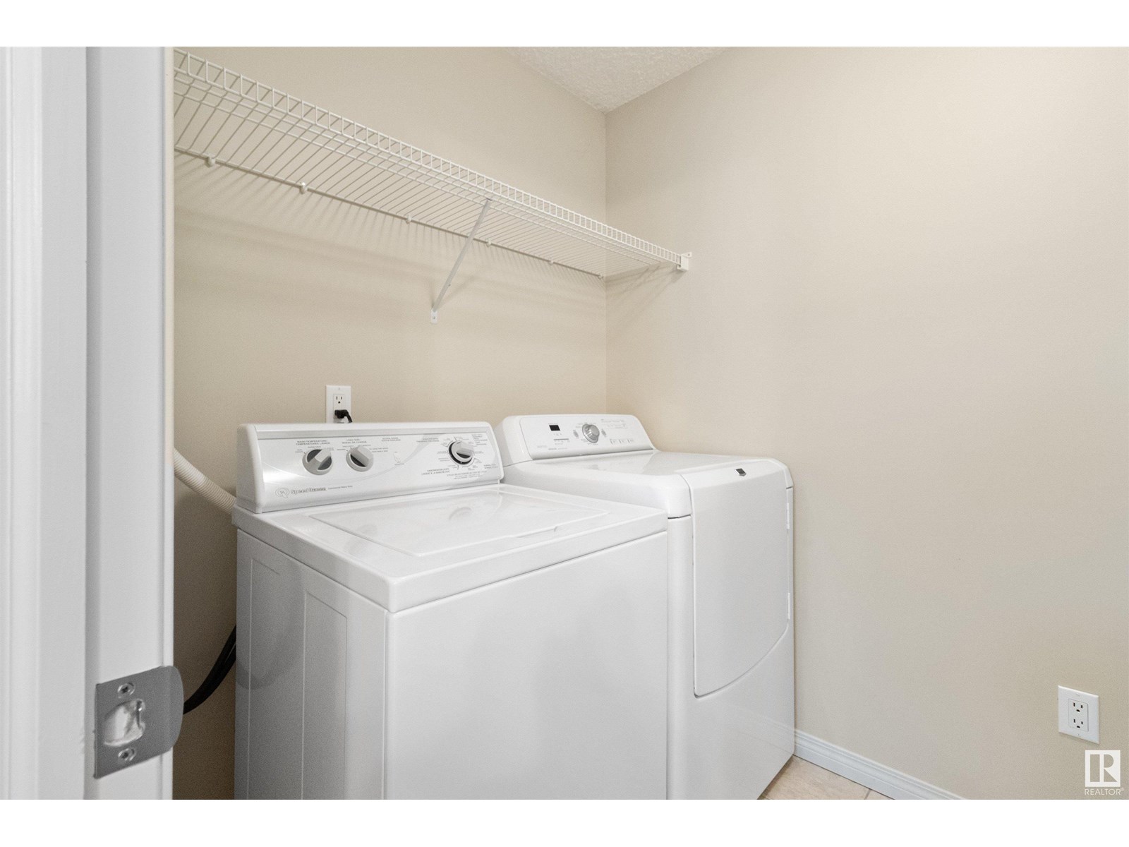 Photo 51 of 7 10848 8 Av Sw, Edmonton AB