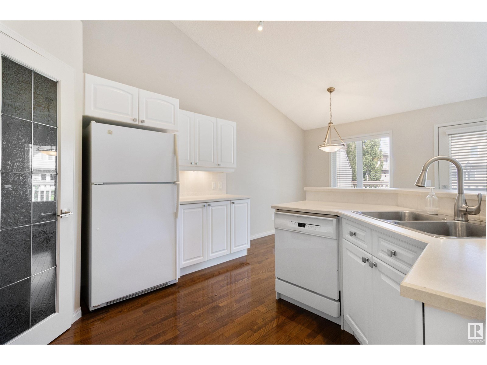 Photo 35 of 7 10848 8 Av Sw, Edmonton AB