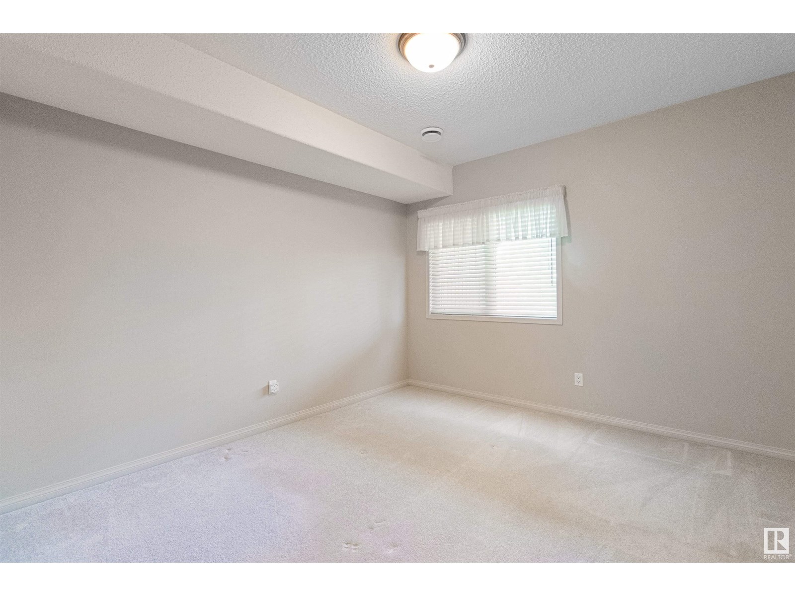 Photo 47 of 7 10848 8 Av Sw, Edmonton AB