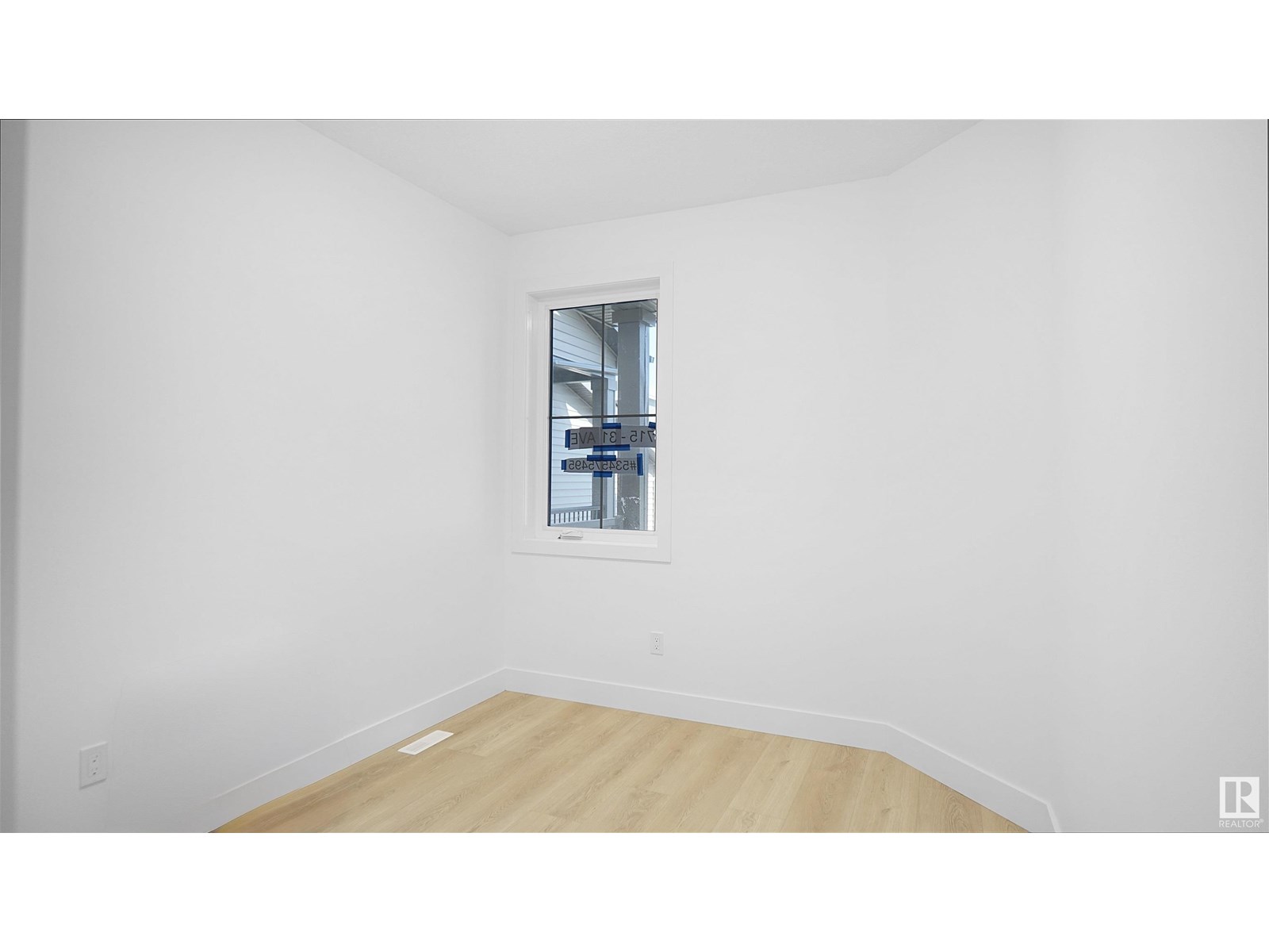 Photo 13 of 711 31 Av Nw, Edmonton AB