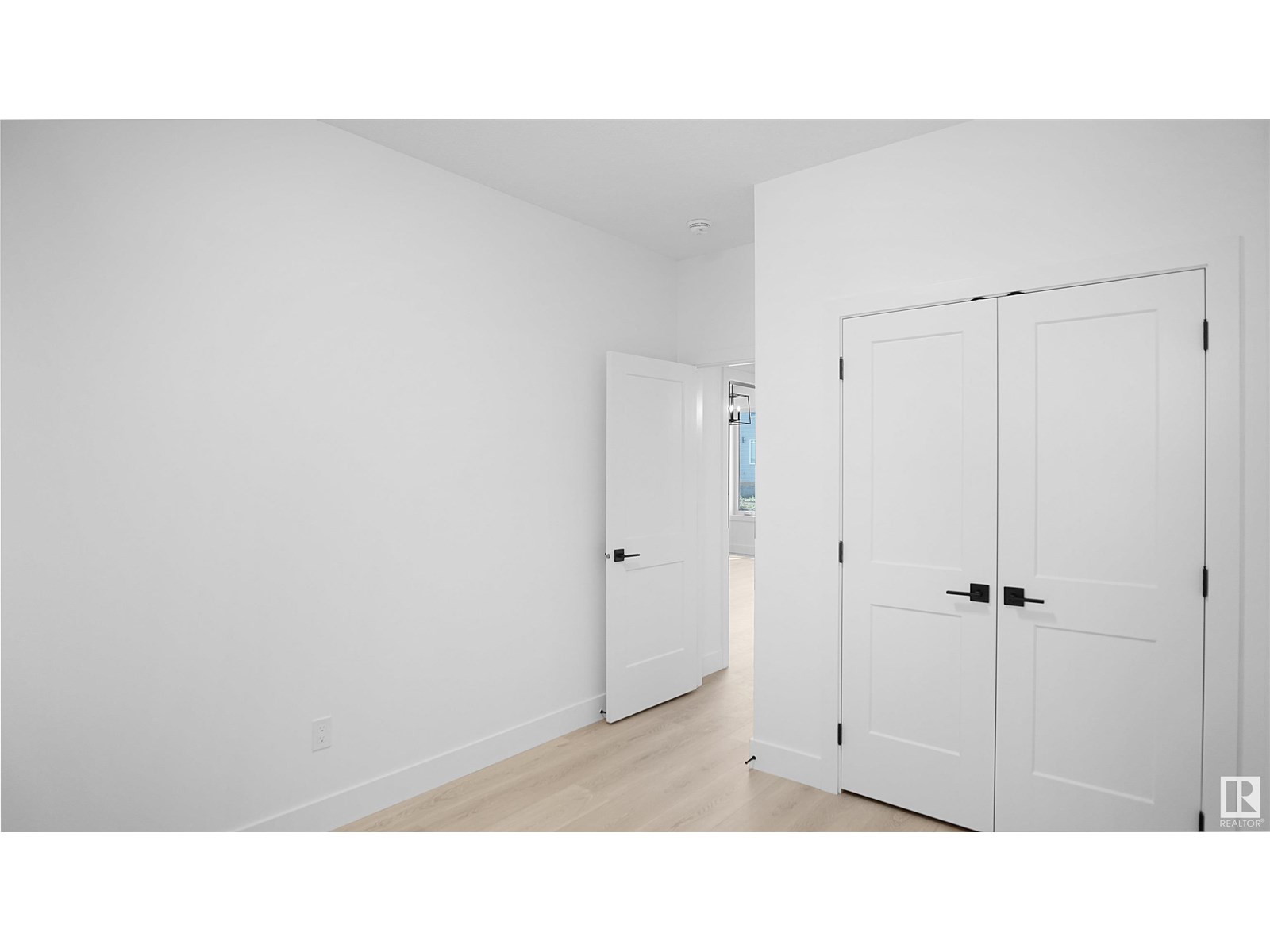 Photo 14 of 711 31 Av Nw, Edmonton AB