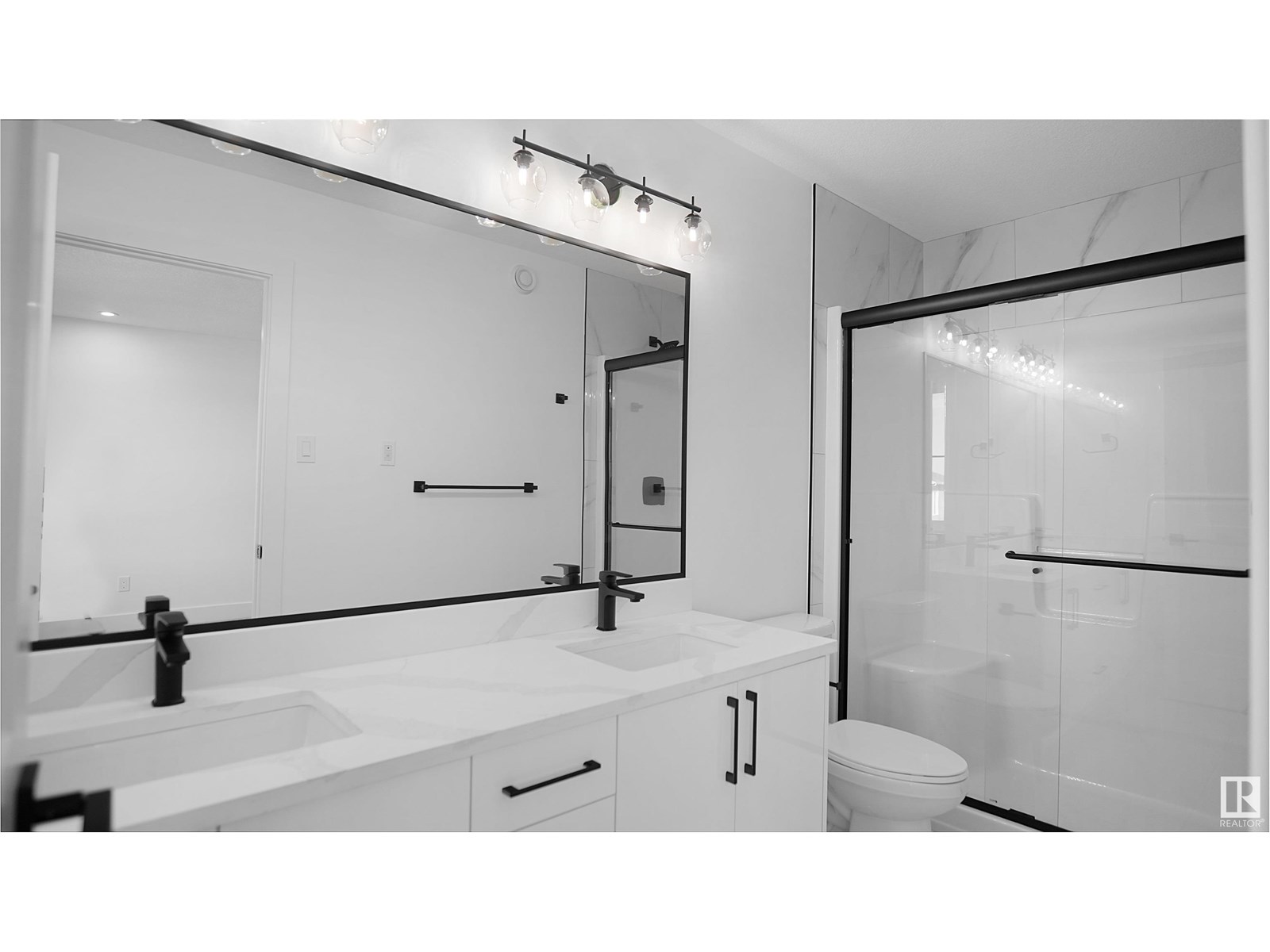 Photo 19 of 711 31 Av Nw, Edmonton AB