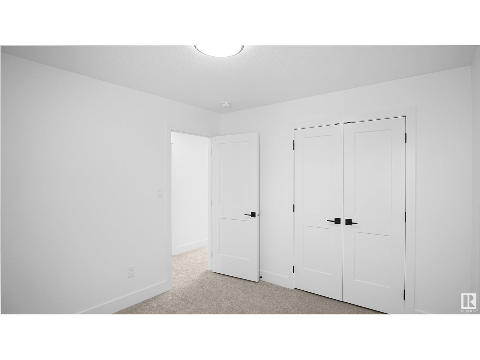 Photo 24 of 711 31 Av Nw, Edmonton AB