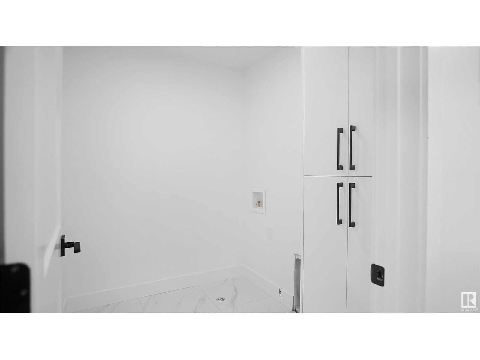 Photo 28 of 711 31 Av Nw, Edmonton AB