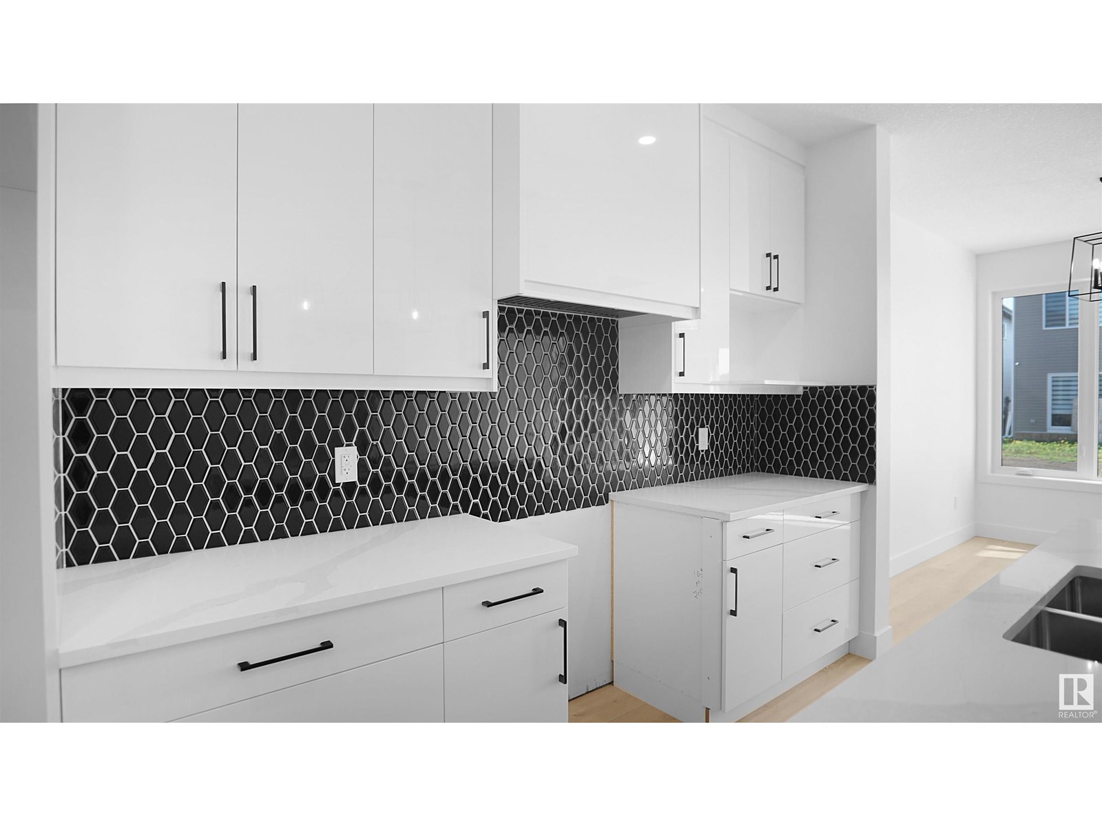 Photo 34 of 711 31 Av Nw, Edmonton AB