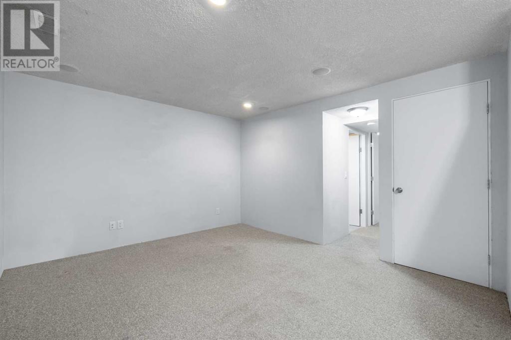 Single Family House for Sale in  Elgin View SE McKenzie Towne Calgary 