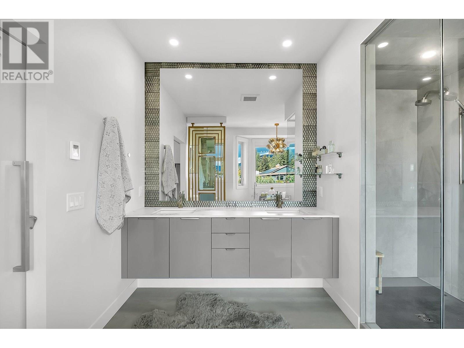  2305 Bridgeview Road, West Kelowna